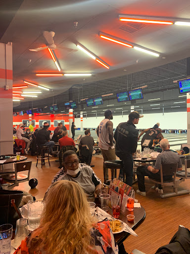 Bowling Alley «Brunswick Zone XL Brooklyn Park», reviews and photos, 7545 Brooklyn Blvd, Brooklyn Park, MN 55443, USA