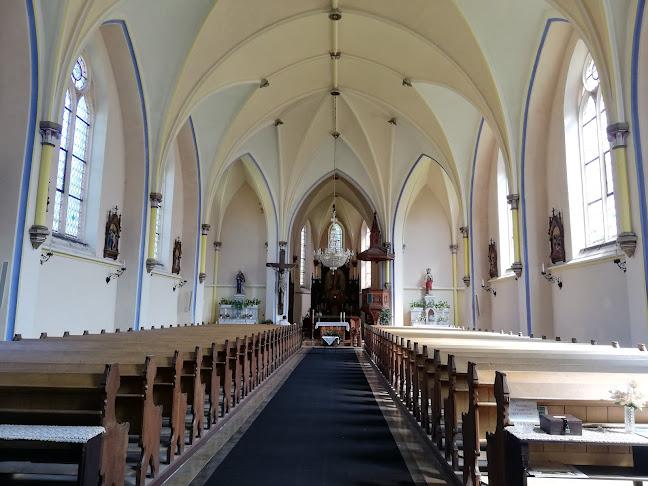 Recenze na Kostel Nanebevzetí Panny Marie (Římskokatolická farnost Janské Lázně) v Hradec Králové - Kostel