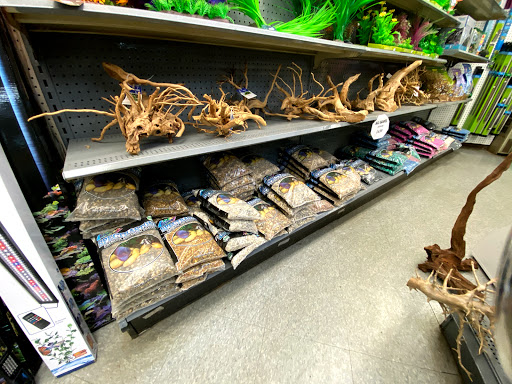 Pet Store «Fish Bowl Aquarium & Pet Mart», reviews and photos, 725 Providence St, West Warwick, RI 02893, USA