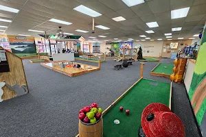 The Traveling Bear Indoor Mini Golf LLC image