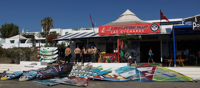 Windsurfing Club Las Cucharas Centro Comercial Las Maretas, C. del Marrajo, Local 2, 35508 Costa Teguise, Las Palmas, España