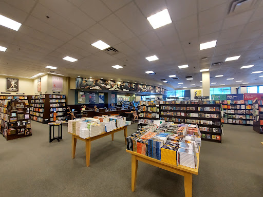 Book Store «Barnes & Noble Booksellers Happy Valley», reviews and photos, 2501 W Happy Valley Rd, Phoenix, AZ 85085, USA