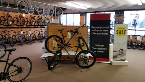 Bicycle Store «Crystal Lake Ski & Bike», reviews and photos, 905 Pyott Rd, Crystal Lake, IL 60014, USA