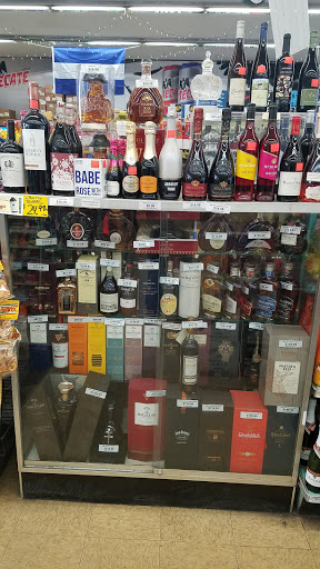 Liquor Store «Town & Country Liquors», reviews and photos, 2944 W 47th St, Chicago, IL 60632, USA