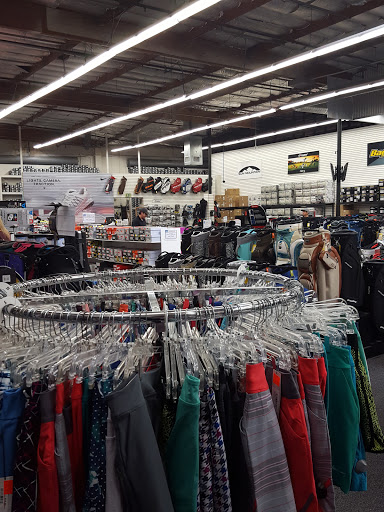 Sporting Goods Store «Roger Dunn Golf Shops», reviews and photos, 1421 Village Way, Santa Ana, CA 92705, USA