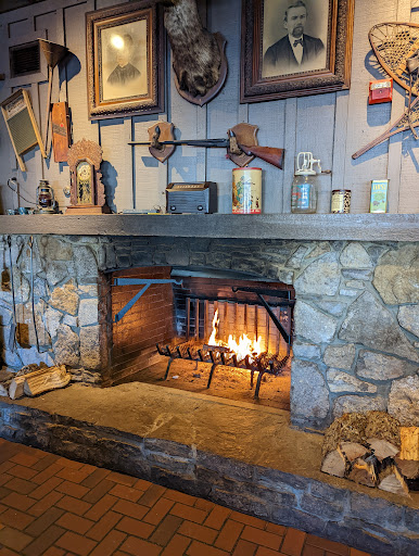 American Restaurant «Cracker Barrel Old Country Store», reviews and photos, 235 Long Hollow Pike, Goodlettsville, TN 37072, USA