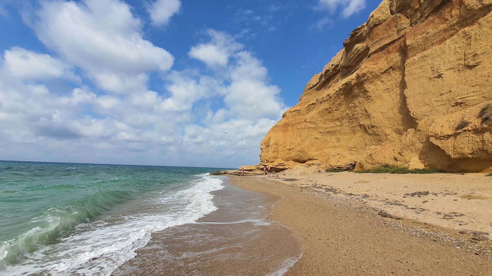 Foto de Playa de Nemetskaya Balka con arena brillante superficie