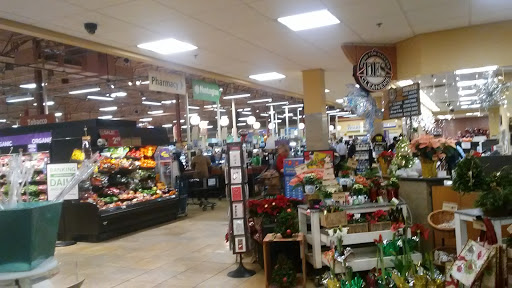 Supermarket «Giant Eagle Supermarket», reviews and photos, 5461 New Albany Rd W, New Albany, OH 43054, USA