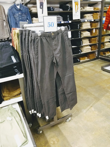 Clothing Store «Old Navy», reviews and photos, 7 Backus Ave, Danbury, CT 06810, USA