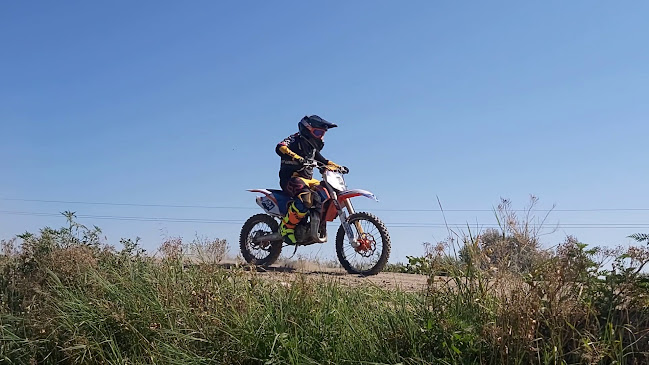 Hozzászólások és értékelések az bugyi Motocross-ról