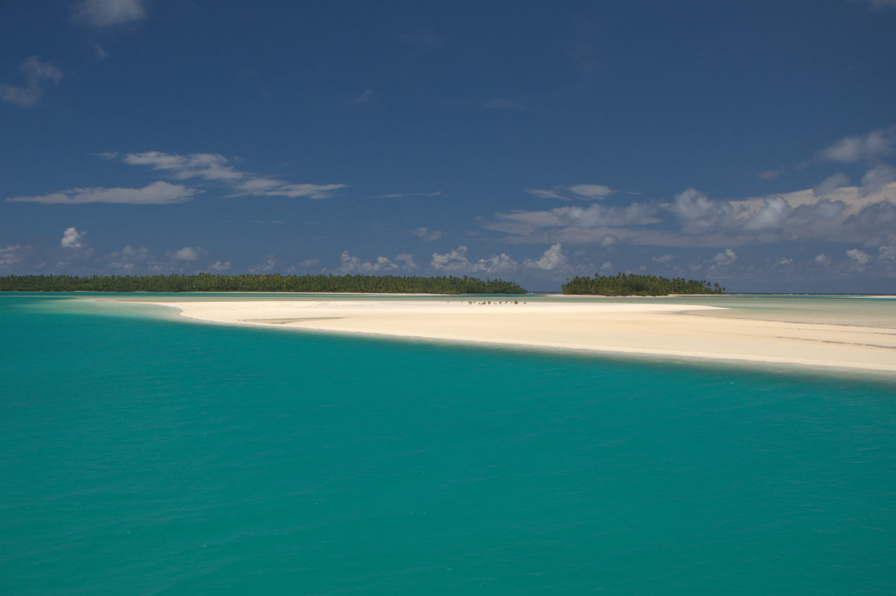 Foto di Aitutaki Sandbank con una superficie del sabbia bianca fine