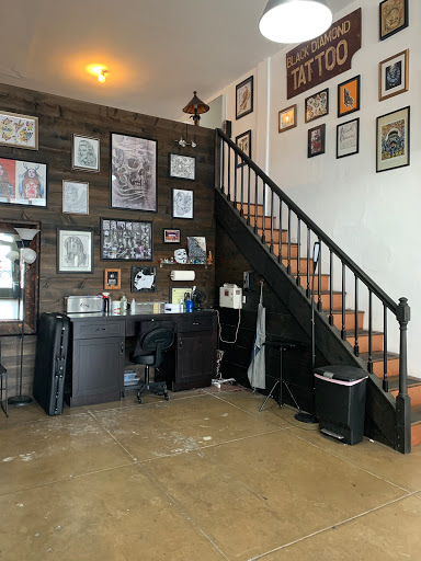 Tattoo Shop «Black Diamond Tattoo», reviews and photos, 412 Lincoln Blvd, Venice, CA 90291, USA
