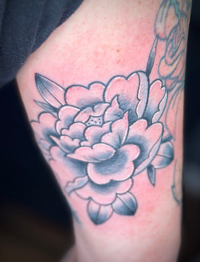 Explore hand henna tattoo ideas, creative tattoo ideas in Hopkinsville, available at FNT Tattoo & Piercings