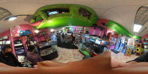 Video Game Store «Pink Gorilla University District», reviews and photos, 4341 University Way NE, Seattle, WA 98105, USA