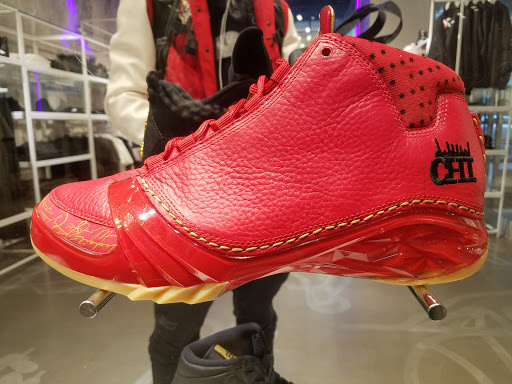 Shoe Store «Footaction», reviews and photos, 32 S State St, Chicago, IL 60603, USA