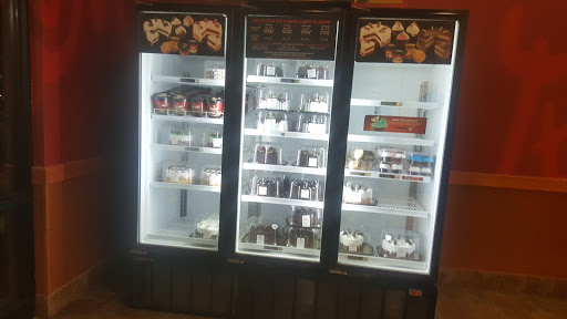 Ice Cream Shop «Cold Stone Creamery», reviews and photos, 900 E Battlefield Rd #116, Springfield, MO 65807, USA