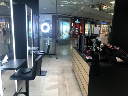 MAC Cosmetics, 100 Greyrock Pl E 137, Stamford, CT 06901, USA, 