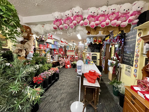 Florist «House of Flora Flower Market», reviews and photos, 896 New Britain Ave, Hartford, CT 06106, USA