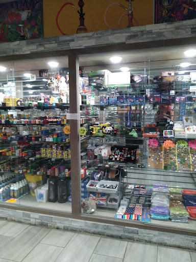 Tobacco Shop «Tundra Smoke Shop», reviews and photos, 2719 S Oneida St, Green Bay, WI 54304, USA