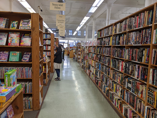 Book Store «Half Price Books», reviews and photos, 2036 Shattuck Ave, Berkeley, CA 94704, USA