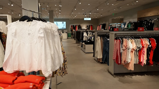 Outlet Mall «Tanger Outlet Westbrook», reviews and photos, 314 Flat Rock Pl, Westbrook, CT 06498, USA