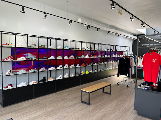 Shoe Store «Corporate», reviews and photos, 2643 Erie Ave, Cincinnati, OH 45208, USA