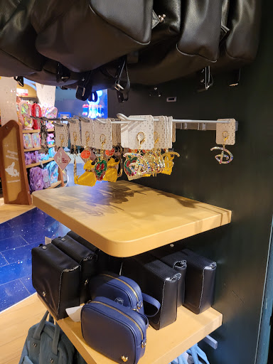 Toy Store «Disney Store», reviews and photos, 536 Southcenter Mall, Tukwila, WA 98188, USA