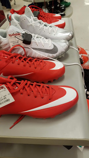 Department Store «T.J. Maxx», reviews and photos, 124 Danbury Rd, New Milford, CT 06776, USA