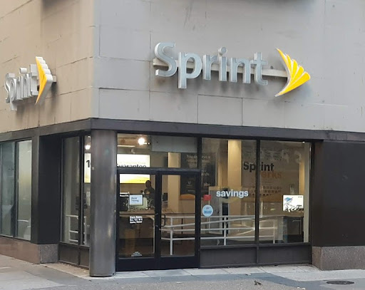 Cell Phone Store «T-Mobile», reviews and photos, 25 City Ave, Bala Cynwyd, PA 19004, USA