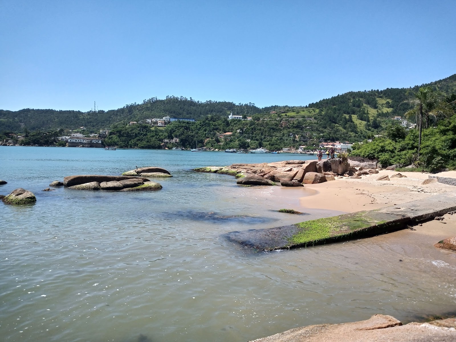 Foto van Praia Joao De Campo met turquoise puur water oppervlakte