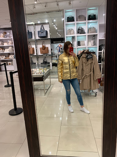 Shopping Mall «Silver Sands Premium Outlets», reviews and photos, 10562 Emerald Coast Pkwy W, Miramar Beach, FL 32550, USA