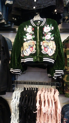 Shopping Mall «Mall St. Vincent», reviews and photos, 1133 St Vincent Ave #200, Shreveport, LA 71104, USA