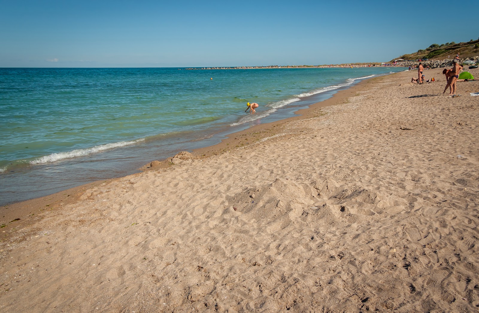 Foto de Moon beach com água turquesa superfície