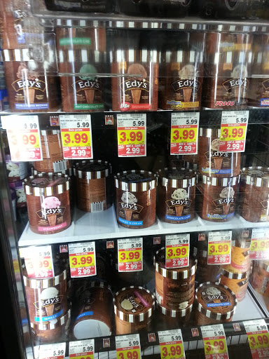 Grocery Store «Kroger», reviews and photos, 305 E Lewis and Clark Pkwy, Clarksville, IN 47129, USA