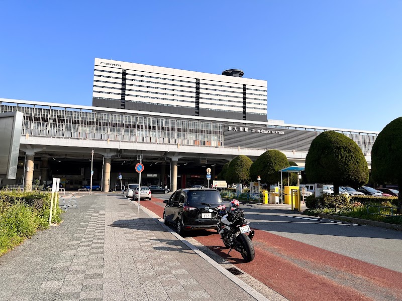 新大阪駅自家用車整理場（中央）