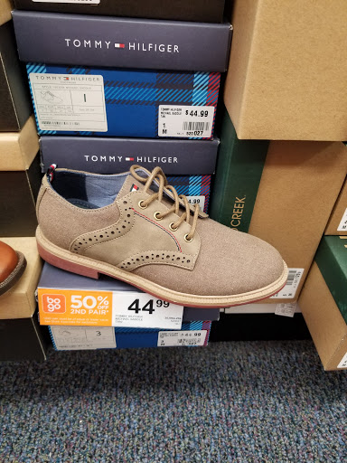 Shoe Store «Rack Room Shoes», reviews and photos, 18700 Limestone Commercial Dr, Pflugerville, TX 78660, USA