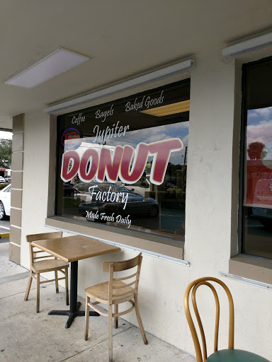 Donut Shop «Jupiter Donut Factory», reviews and photos, 141 Center St, Jupiter, FL 33458, USA
