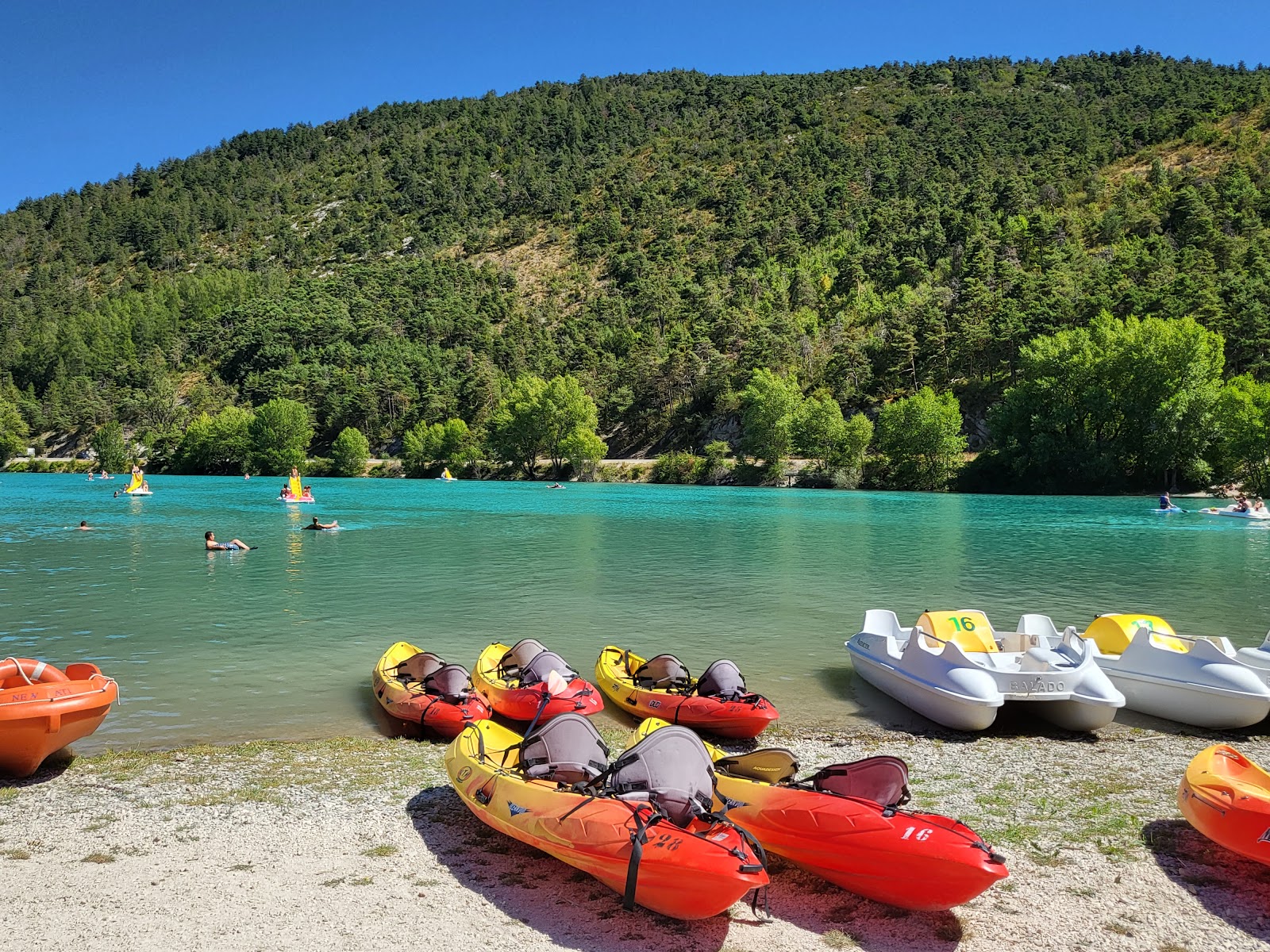 Foto von Plage du Touron und die siedlung