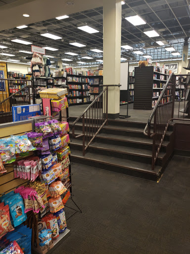 Book Store «Books-A-Million», reviews and photos, 2700 Potomac Mills Cir #115, Woodbridge, VA 22192, USA