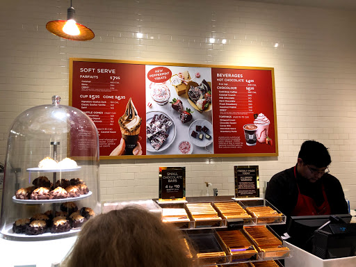 Shopping Mall «Block 37», reviews and photos, 108 N State St, Chicago, IL 60602, USA