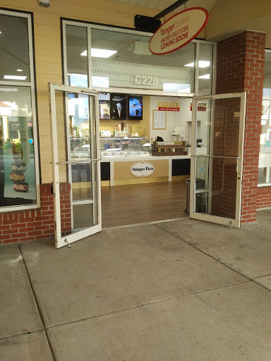 Outlet Mall «Tanger Outlet Myrtle Beach Hwy 501», reviews and photos, 4635 Factory Stores Blvd, Myrtle Beach, SC 29579, USA