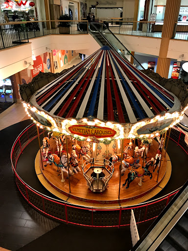 Shopping Mall «Stratford Square Mall», reviews and photos, 152 Stratford Dr, Bloomingdale, IL 60108, USA
