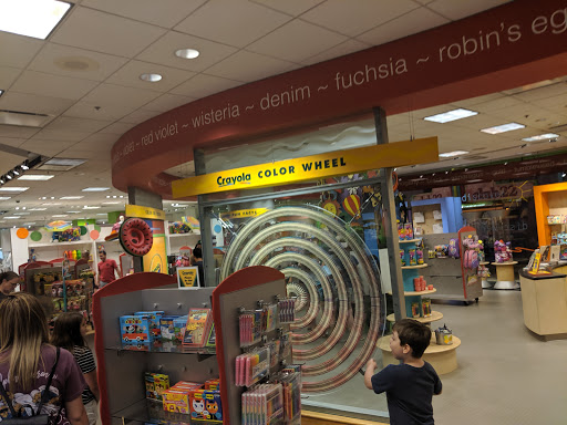 Crayola Store Crown Center, 200 E 25th St, Kansas City, MO 64108, USA, 