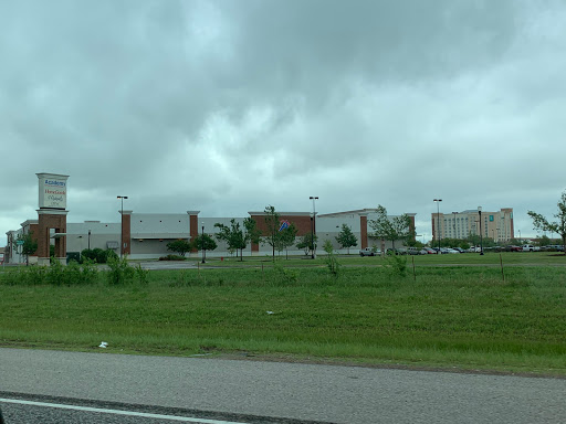 Sporting Goods Store «Academy Sports + Outdoors», reviews and photos, 2010 24th Ave NW, Norman, OK 73069, USA