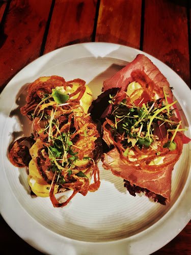 Kommentarer og anmeldelser af Smør & Brød