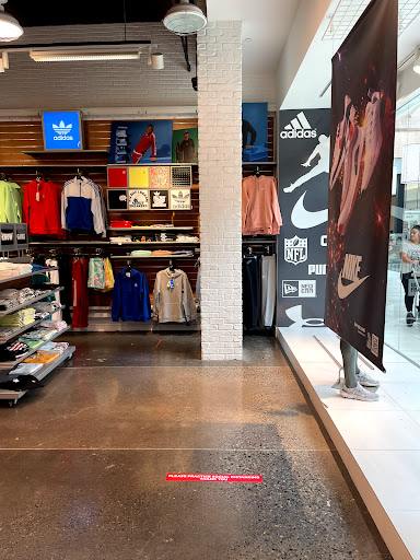 Sportswear Store «Champs Sports», reviews and photos, 627 Rosedale Shopping Center, Roseville, MN 55113, USA