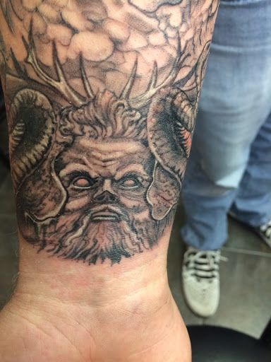 Tattoo Shop «Revolution Studios Tattoo Shop», reviews and photos, 4601 S 50th St #308, Omaha, NE 68117, USA