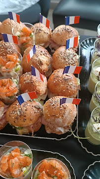 petit hamburger du Restaurant de plats à emporter Les deux pieds sous la table à Langrune-sur-Mer - n°7