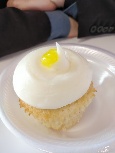 Dessert Shop «Smallcakes Cupcakery and Creamery», reviews and photos, 15624 Pilot Knob Rd, Apple Valley, MN 55124, USA