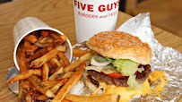 Cheeseburger du Restaurant de hamburgers Five Guys Dijon Toison d'Or - n°4